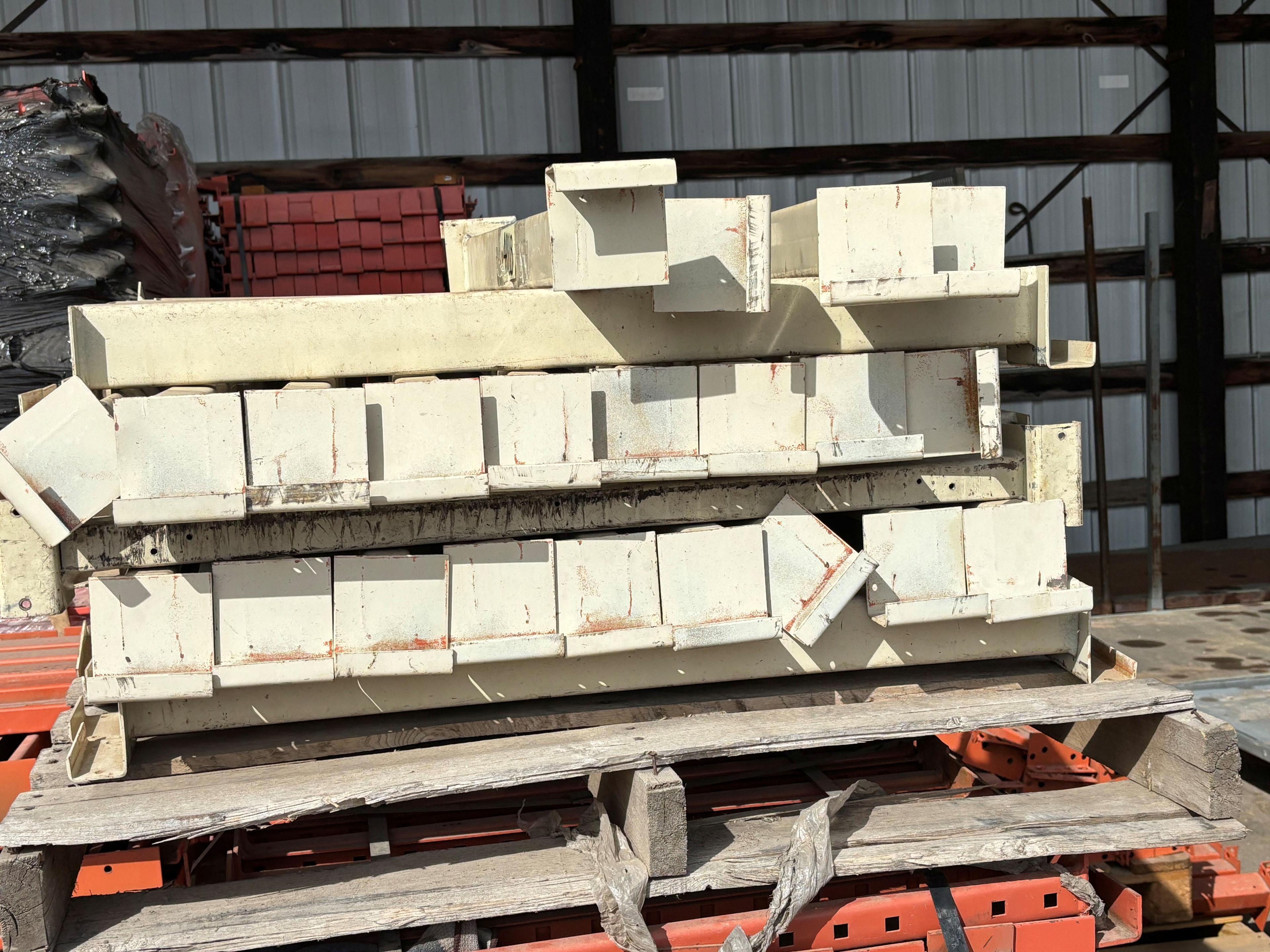 Teardrop Pallet Racking Crossbeam | White | 36"x3"x1-1/2" | 7 lbs | Qty 48