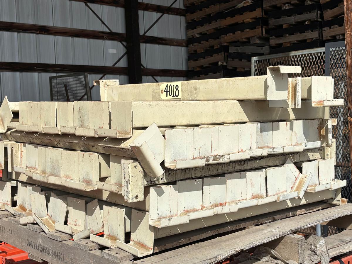 Teardrop Pallet Racking Crossbeam | White | 36"x3"x1-1/2" | 7 lbs | Qty 48