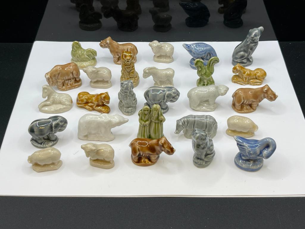 27 VINTAGE WADE CERAMICS MINIATURE FIGURES