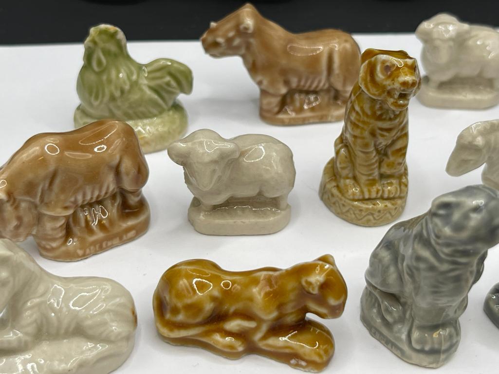 27 VINTAGE WADE CERAMICS MINIATURE FIGURES