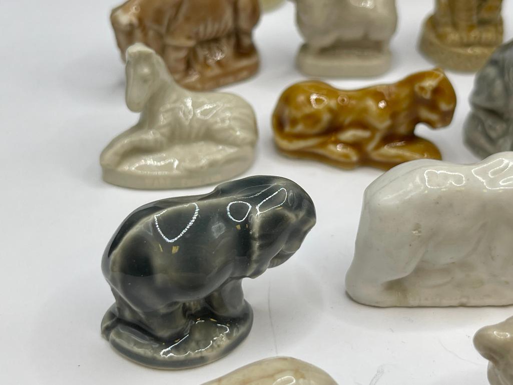 27 VINTAGE WADE CERAMICS MINIATURE FIGURES