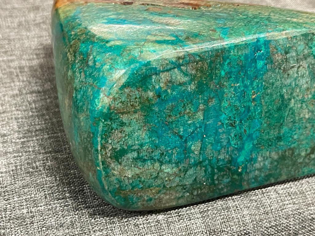 CHRYSOCOLLA TURQUOISE CUPRITE GEOLOGICAL SPECIMEN MINED IN RAY MINE, ARIZONA