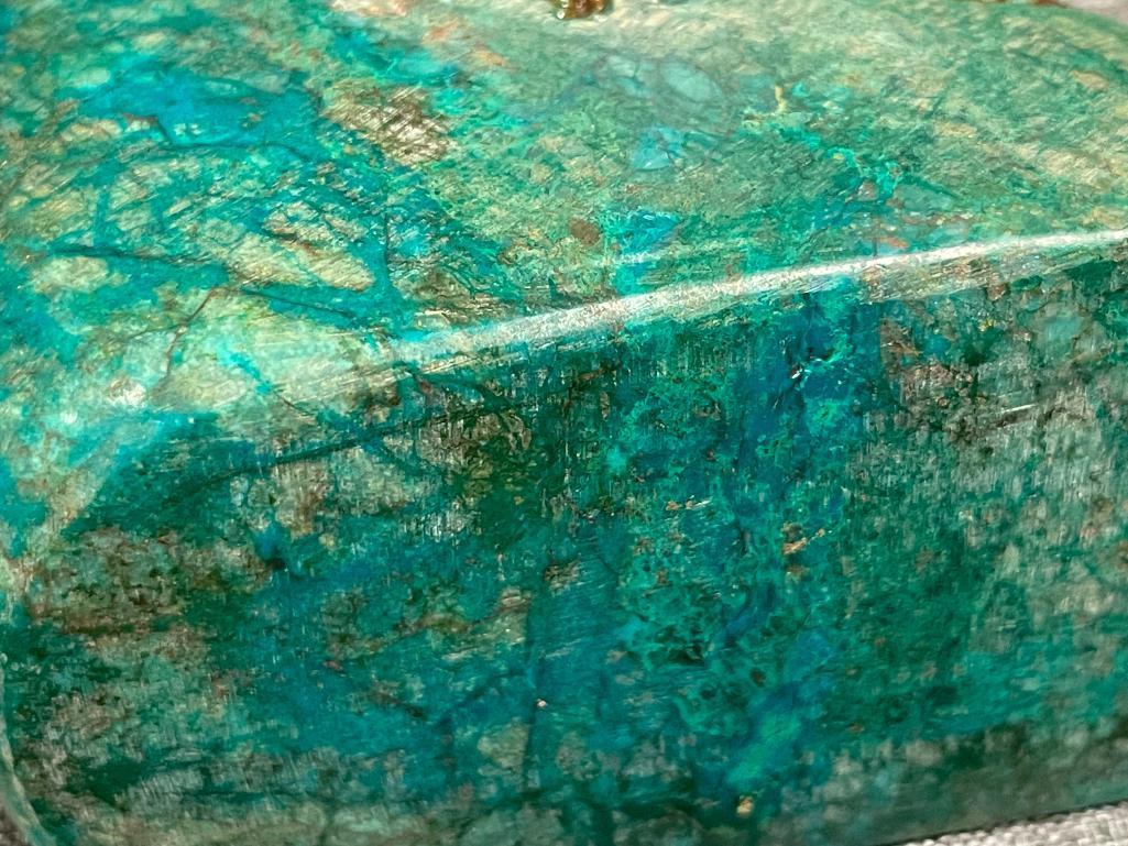 CHRYSOCOLLA TURQUOISE CUPRITE GEOLOGICAL SPECIMEN MINED IN RAY MINE, ARIZONA
