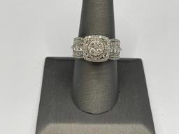10K WHITE GOLD DIAMOND CLUSTER ENAGEMENT RING