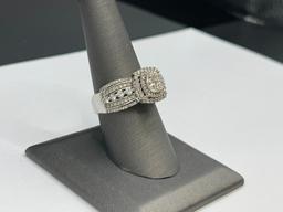 10K WHITE GOLD DIAMOND CLUSTER ENAGEMENT RING