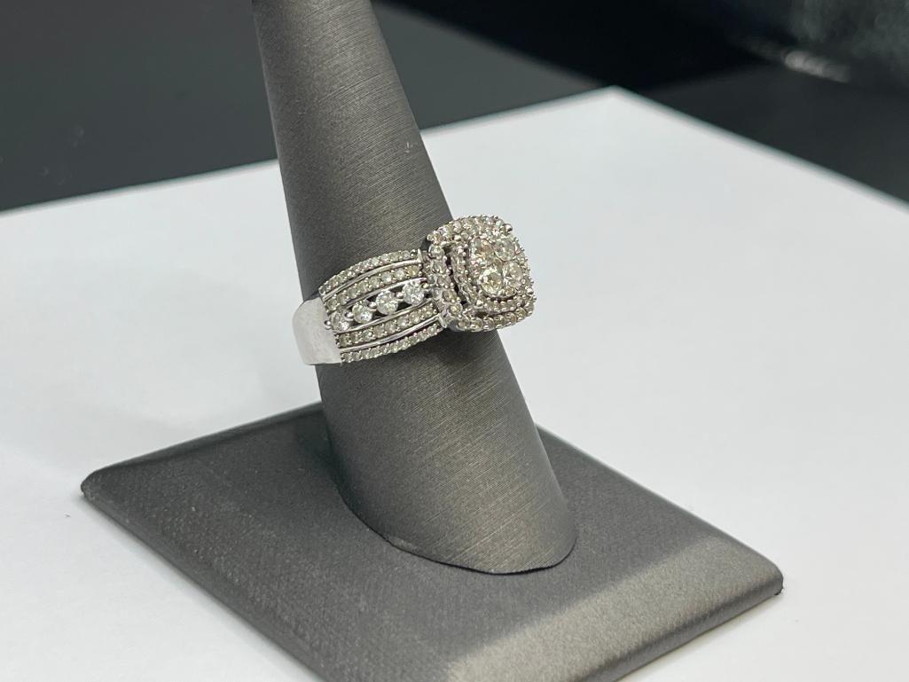 10K WHITE GOLD DIAMOND CLUSTER ENAGEMENT RING