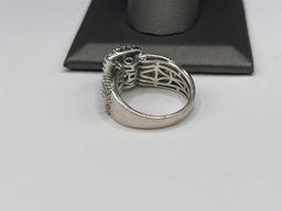 10K WHITE GOLD DIAMOND CLUSTER ENAGEMENT RING