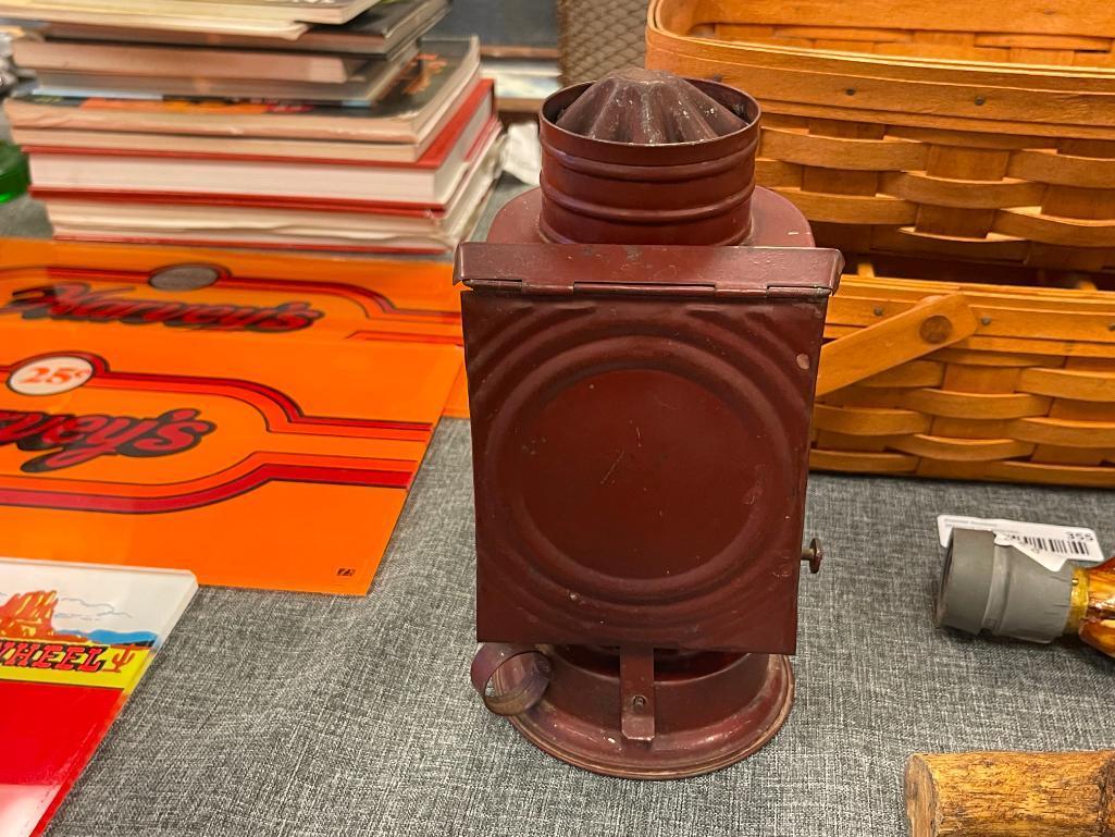 VINTAGE KODAK DARKROOM SAFELIGHT OIL WICK ILLUMINATION LANTERN