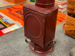VINTAGE KODAK DARKROOM SAFELIGHT OIL WICK ILLUMINATION LANTERN