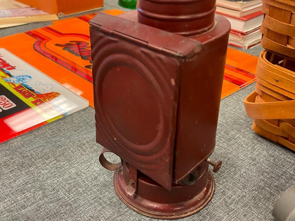 VINTAGE KODAK DARKROOM SAFELIGHT OIL WICK ILLUMINATION LANTERN