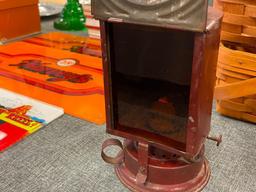 VINTAGE KODAK DARKROOM SAFELIGHT OIL WICK ILLUMINATION LANTERN