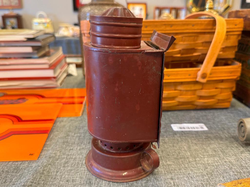 VINTAGE KODAK DARKROOM SAFELIGHT OIL WICK ILLUMINATION LANTERN