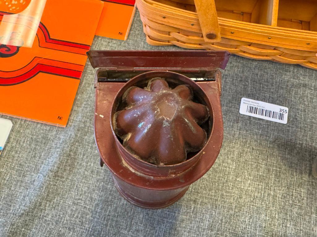 VINTAGE KODAK DARKROOM SAFELIGHT OIL WICK ILLUMINATION LANTERN