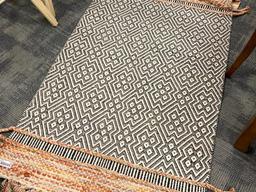 SOUTHWESTERN WOVEN TASSLED RUG