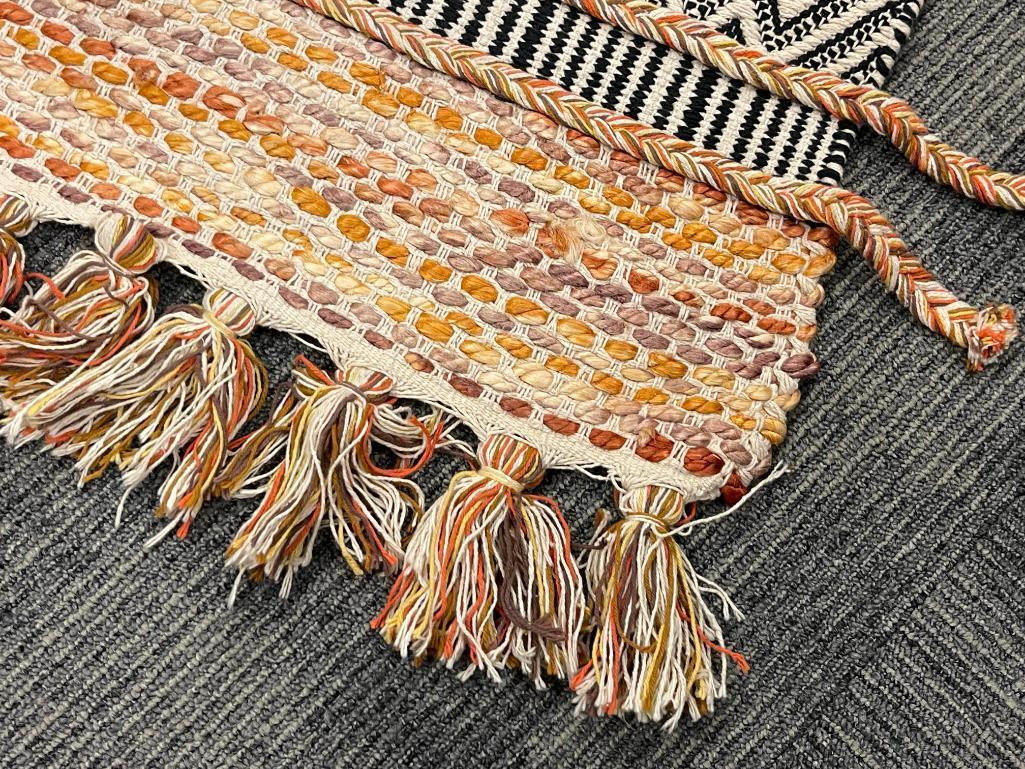 SOUTHWESTERN WOVEN TASSLED RUG
