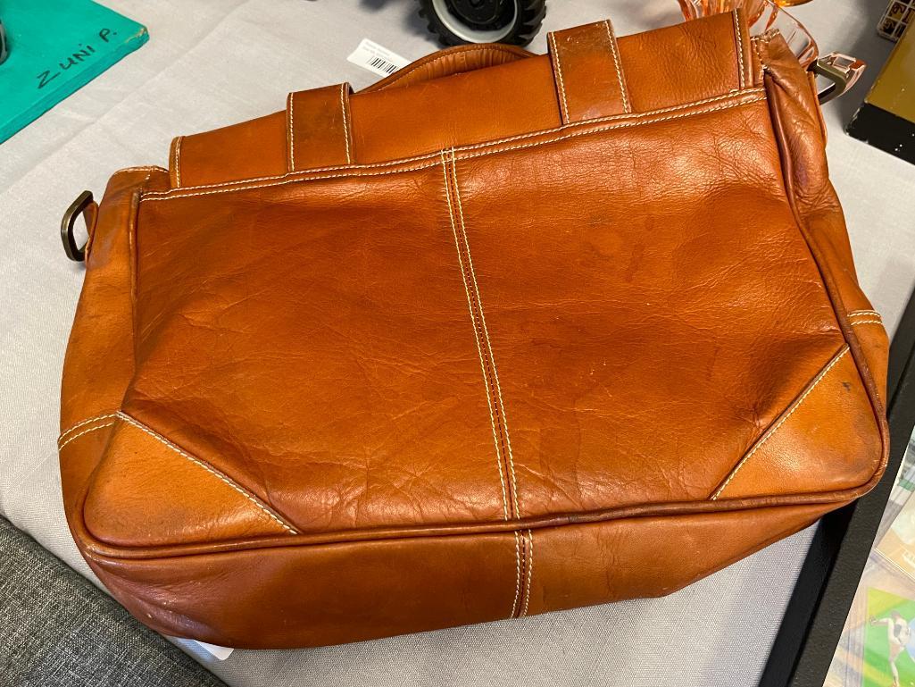 CLAIRE CHASE INDIAN MOTORCYCLES BROWN LEATHER MESSENGER BAG INCLUDES SHOULDER STRAP