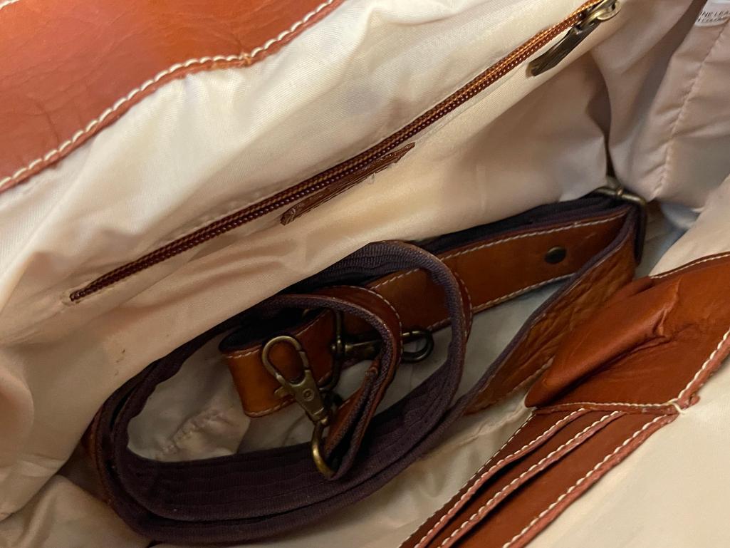 CLAIRE CHASE INDIAN MOTORCYCLES BROWN LEATHER MESSENGER BAG INCLUDES SHOULDER STRAP
