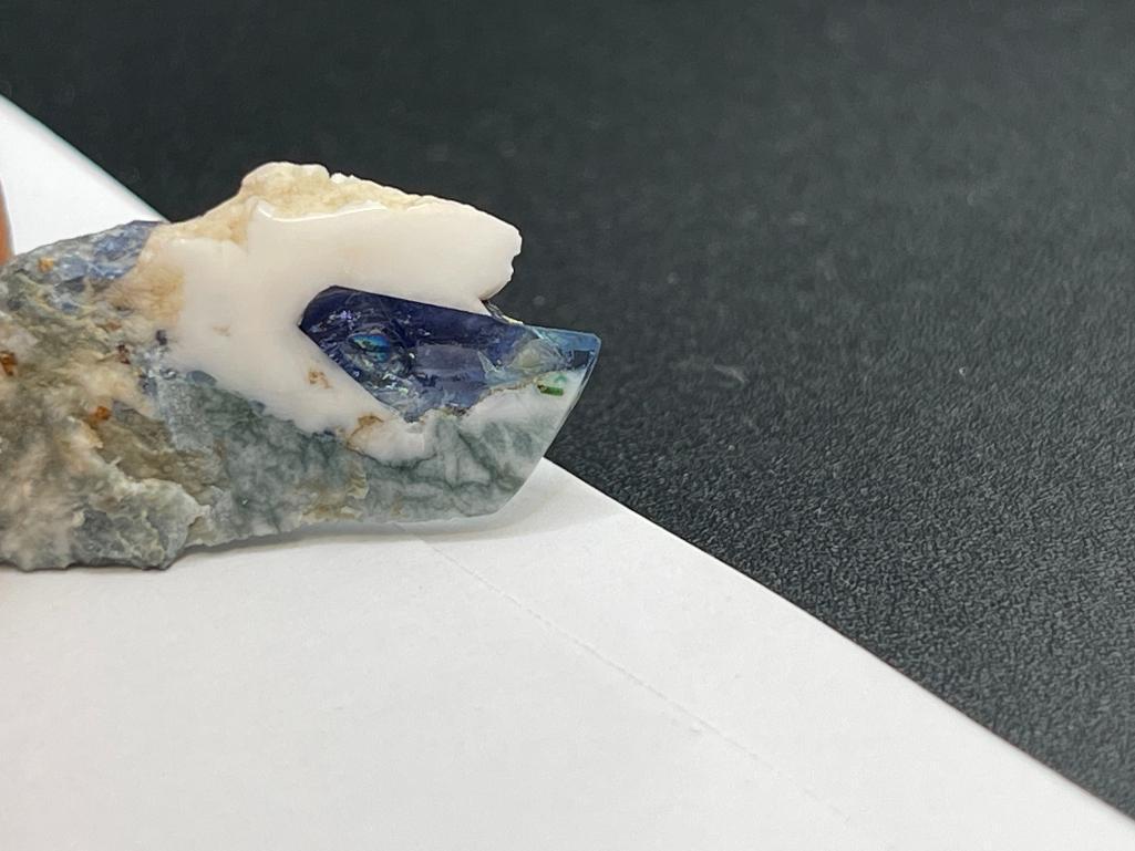 RARE BENITOITE GEOLOGICAL SPECIMEN MINED IN NEVADA