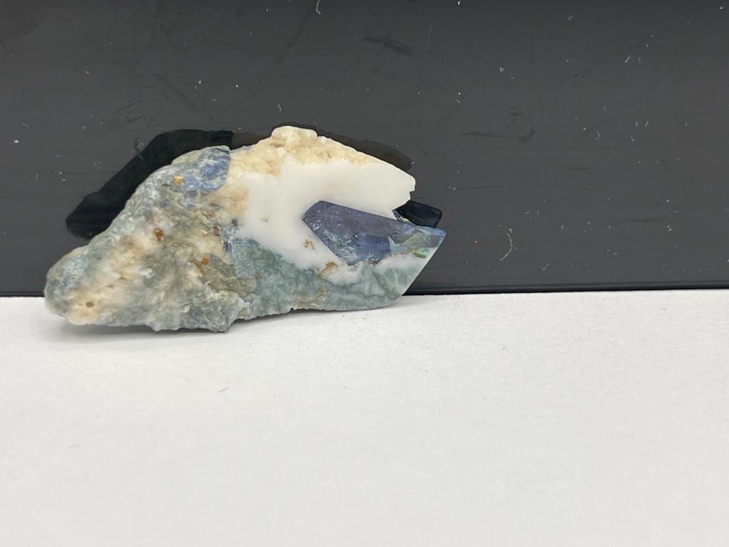 RARE BENITOITE GEOLOGICAL SPECIMEN MINED IN NEVADA