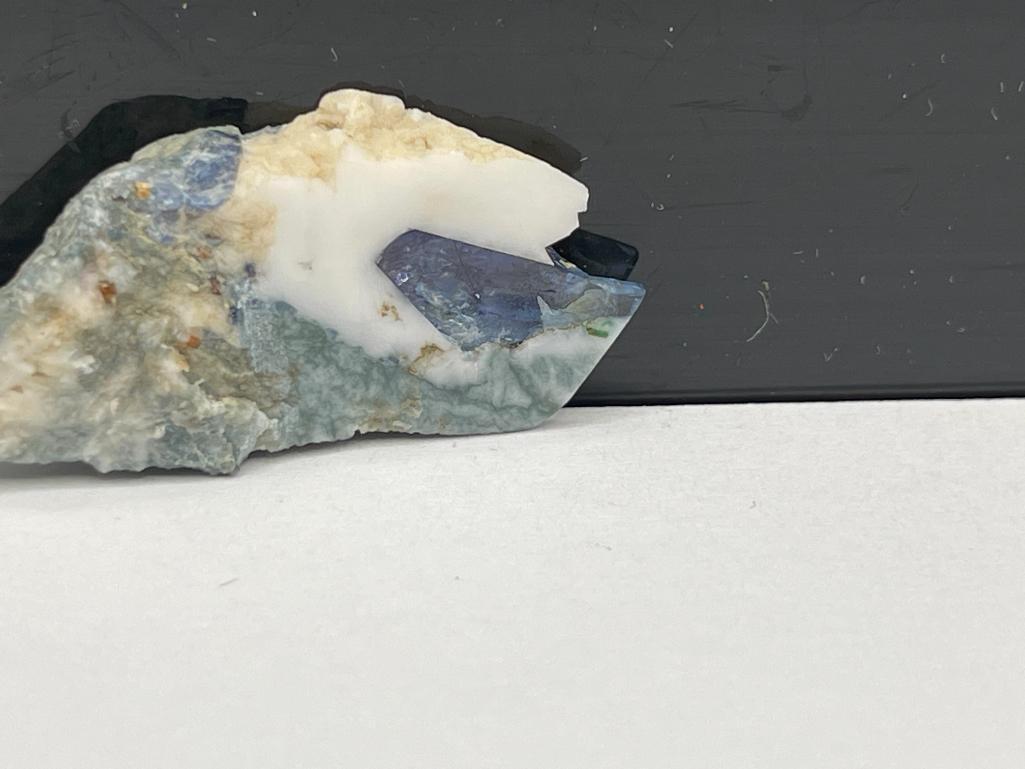 RARE BENITOITE GEOLOGICAL SPECIMEN MINED IN NEVADA