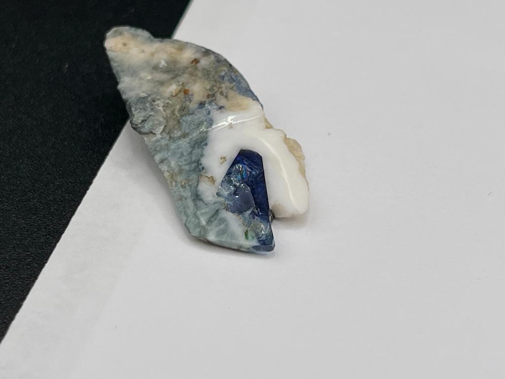 RARE BENITOITE GEOLOGICAL SPECIMEN MINED IN NEVADA