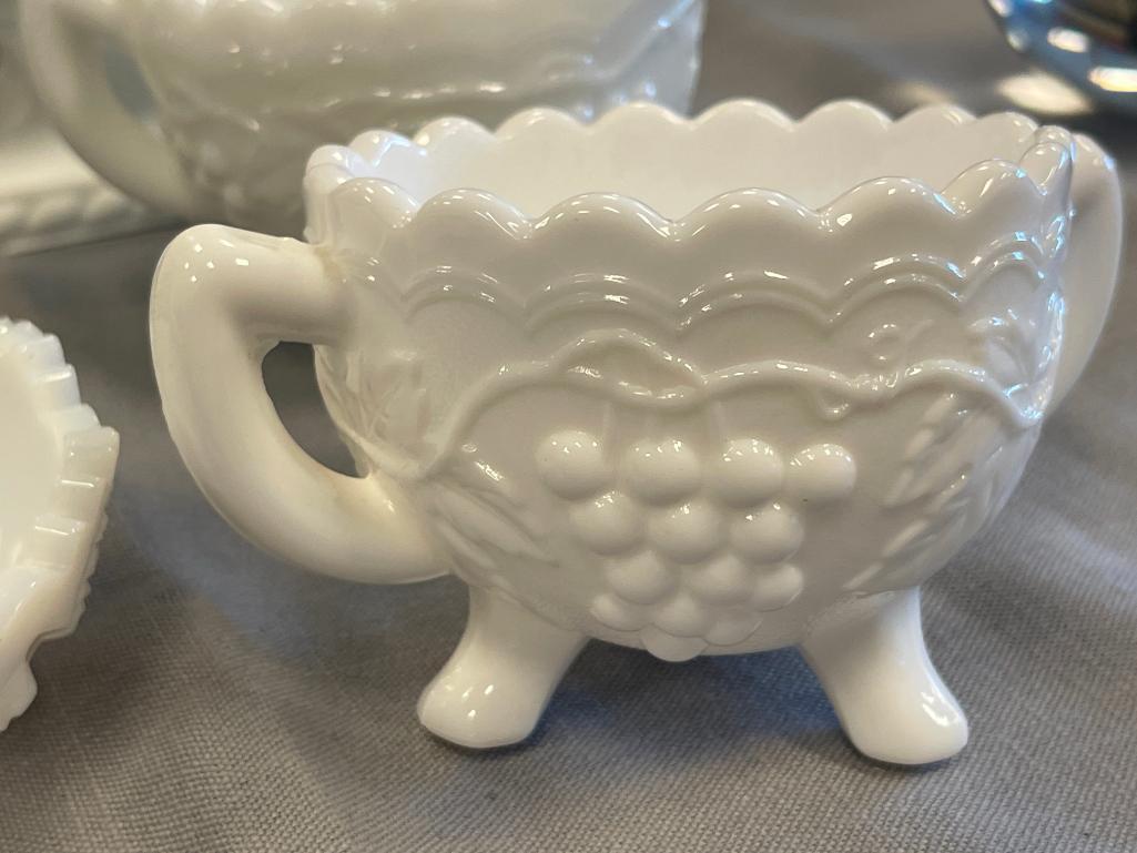 VINTAGE MILK GLASS COLLECTIBLE GLASSWARE