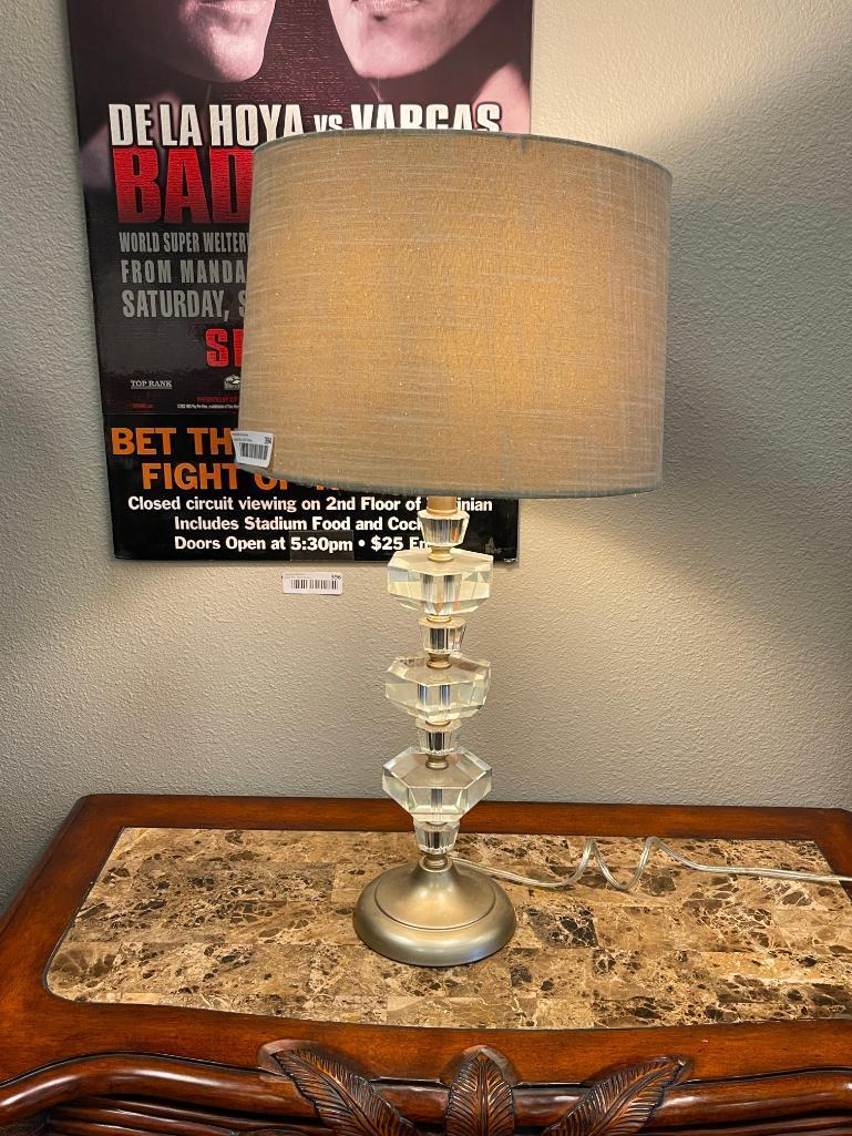 MODERN CONTEMPORARY STACKED LUCITE TABLE LAMP WITH SILVER FINISH ROUND BASE AND TEXTILE SHADE