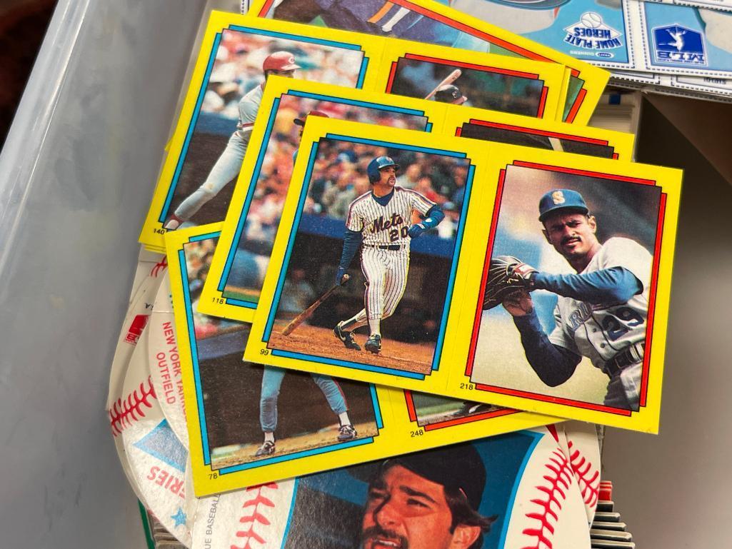 ASSORTED MLB BASEBALL CARDS INCLUDING TOPPS 1980, 1991 UPPER DECK, AND FLEER 1983