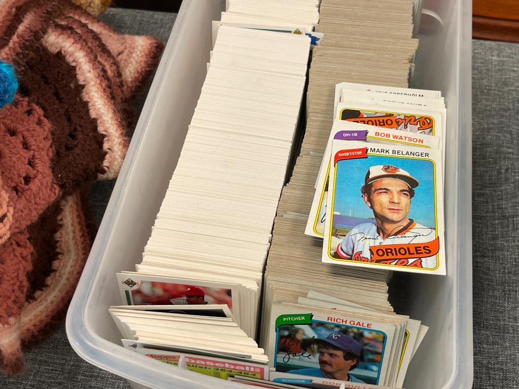 ASSORTED MLB BASEBALL CARDS INCLUDING TOPPS 1980, 1991 UPPER DECK, AND FLEER 1983