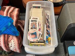 ASSORTED MLB BASEBALL CARDS INCLUDING TOPPS 1980, 1991 UPPER DECK, AND FLEER 1983