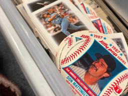ASSORTED MLB BASEBALL CARDS INCLUDING TOPPS 1980, 1991 UPPER DECK, AND FLEER 1983