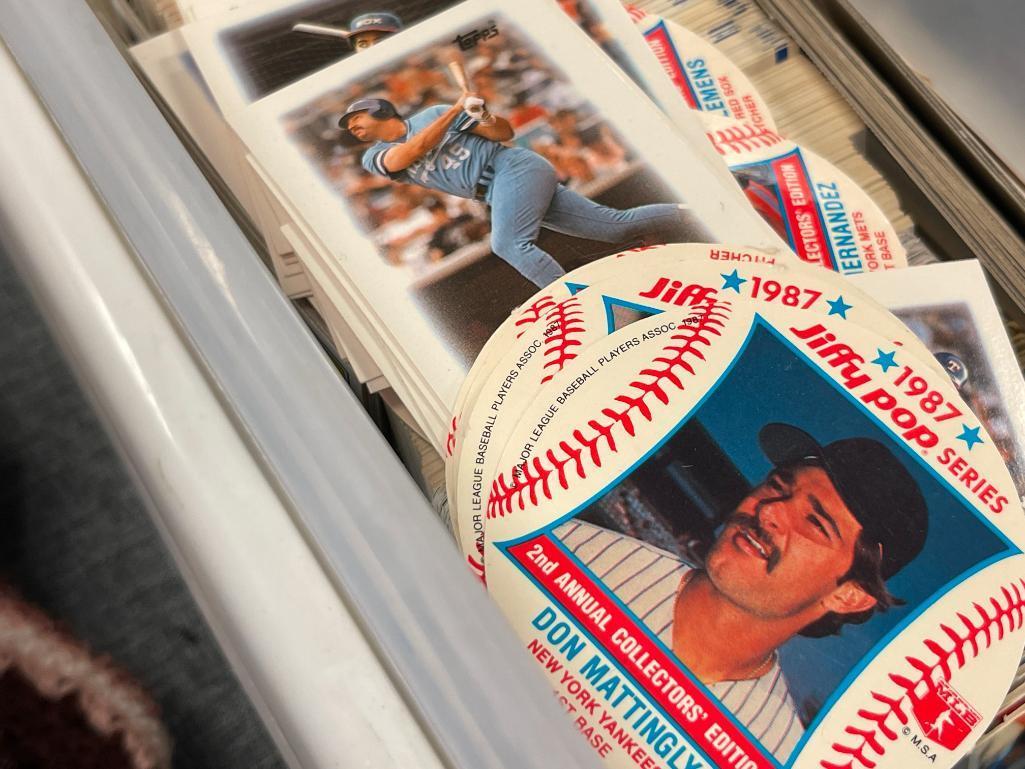 ASSORTED MLB BASEBALL CARDS INCLUDING TOPPS 1980, 1991 UPPER DECK, AND FLEER 1983