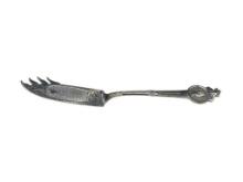 ANTIQUE 1864 ENGLISH HALLMARKED COIN SILVER CROSBY & MORSE MEDALLION PATTERN CHEESE SERVING KNIFE