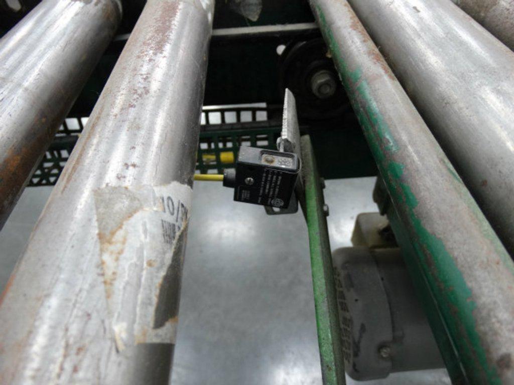 Rapistan 15" W x 96" L Belt Driven Roller Conveyor