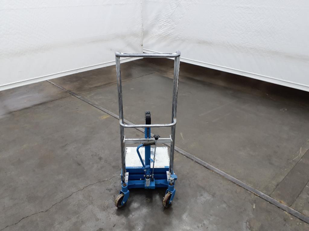 880 Pound Capacity Mobile Table lift