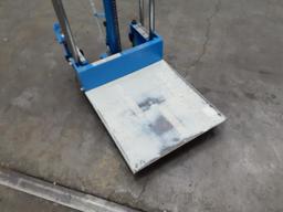 880 Pound Capacity Mobile Table lift