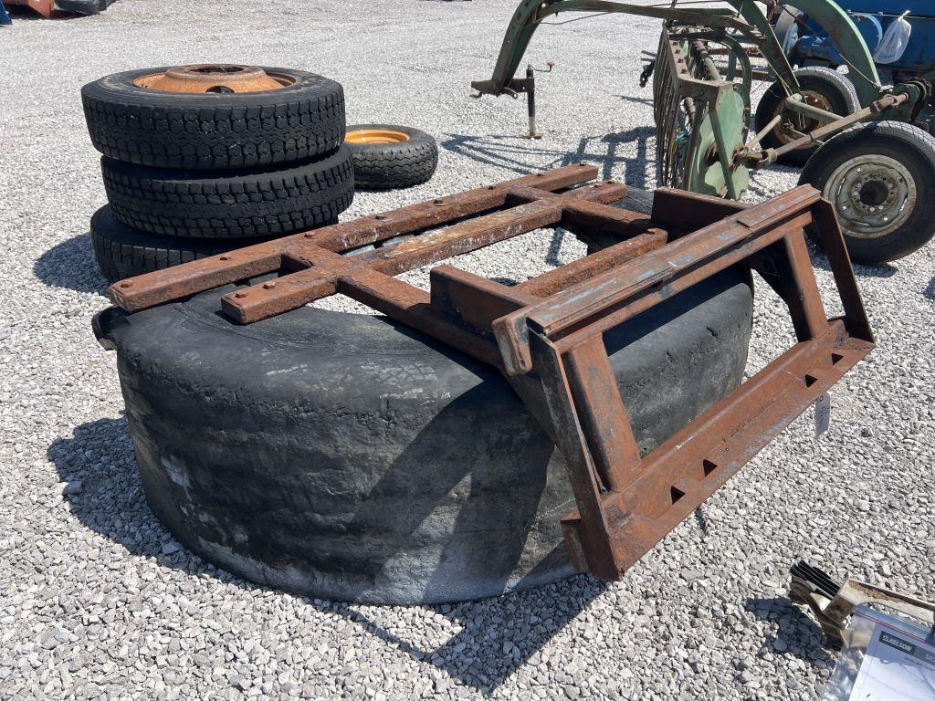 Quick attach tire grader blade