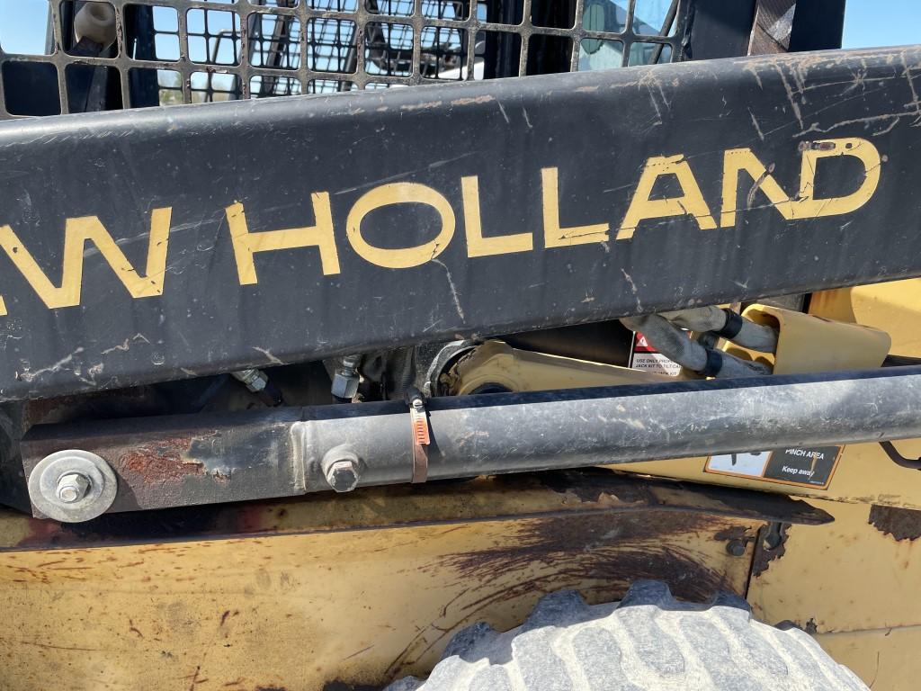 New Holland LX485 Skid Steer