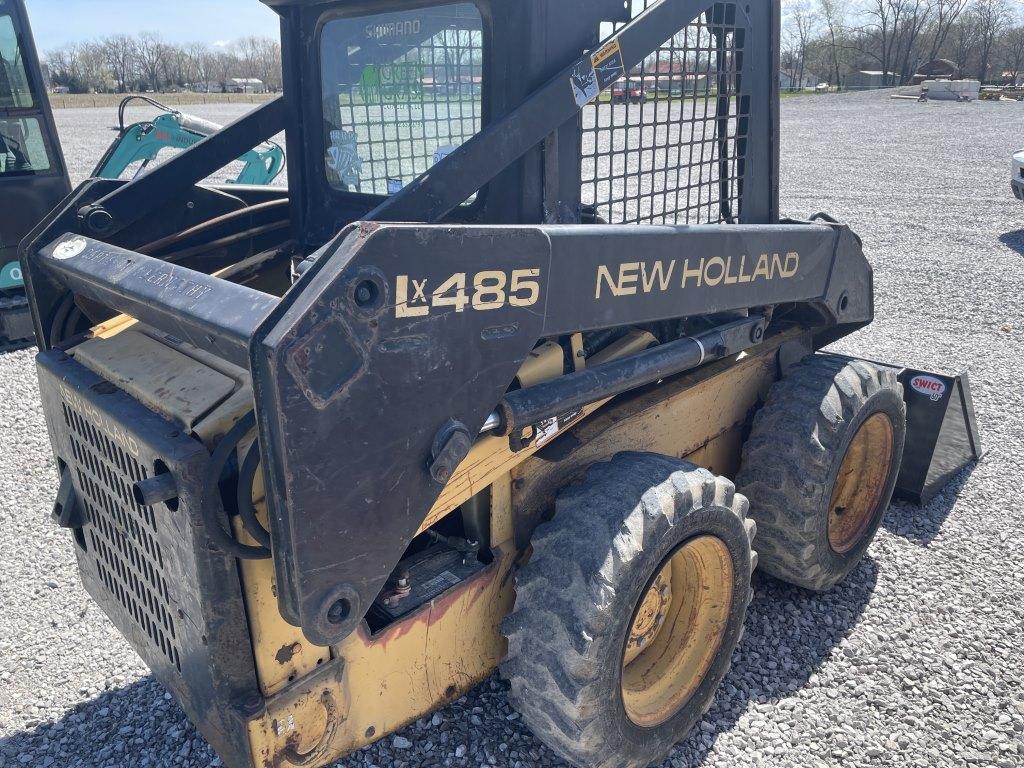 New Holland LX485 Skid Steer