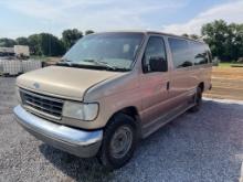 Ford 15 passenger club wagon