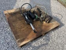 Pallet of cylinders + hydraulic motor