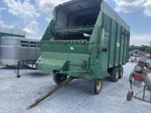 Tandem axle silage wagon