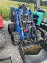 New mini skidsteer