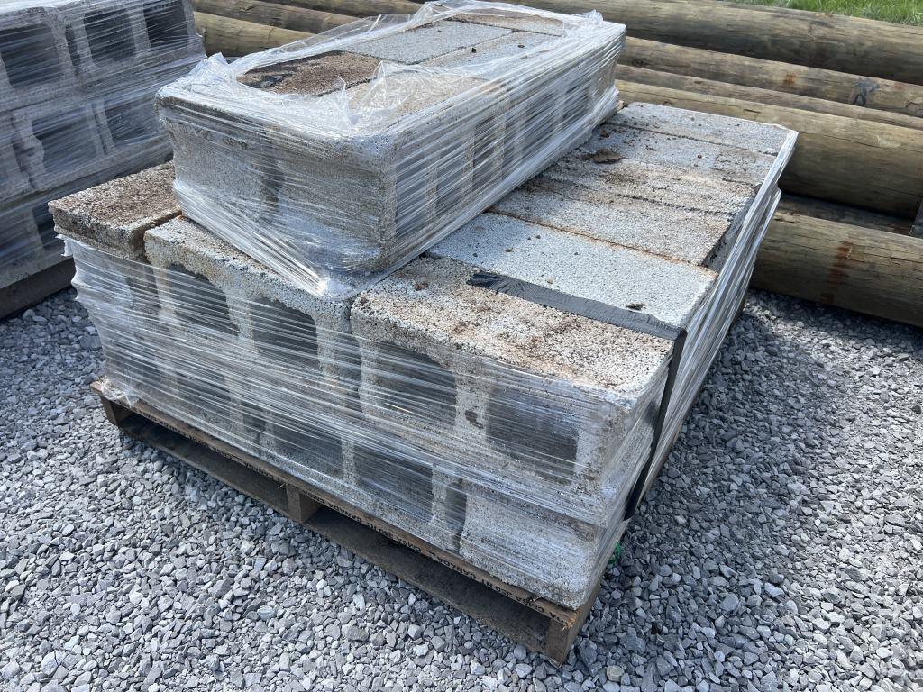 34x Blocks on pallet