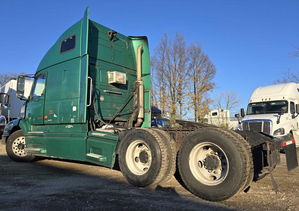 2001 Volvo VNL660 w/ Rebuilt Detroit 60 Series Engine