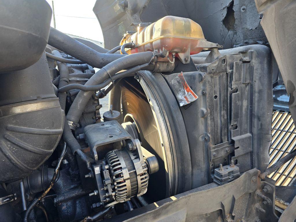 2001 Volvo VNL660 w/ Rebuilt Detroit 60 Series Engine