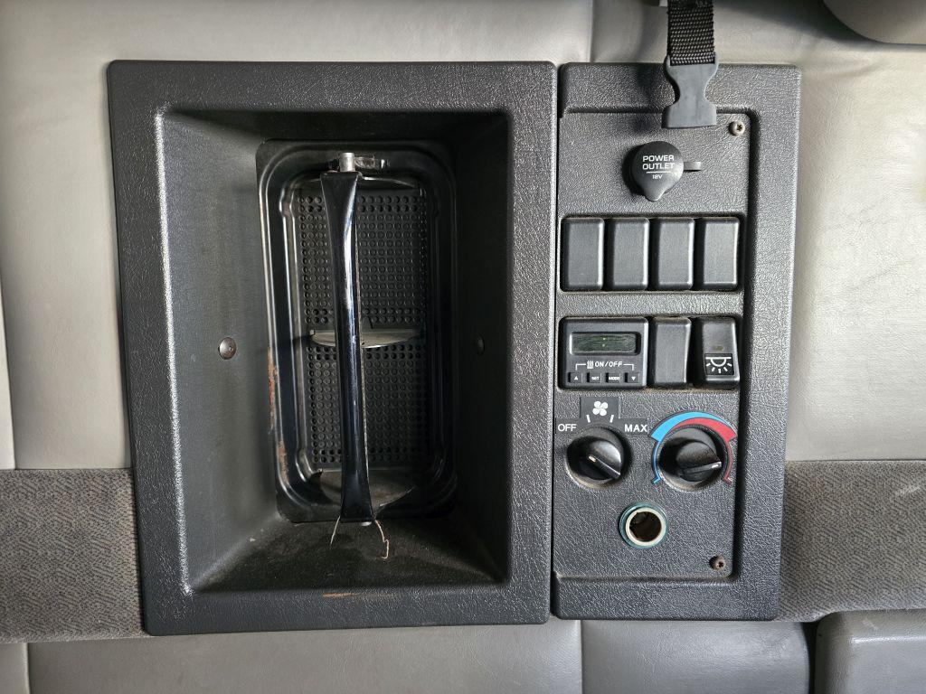 2001 Volvo VNL660 w/ Rebuilt Detroit 60 Series Engine