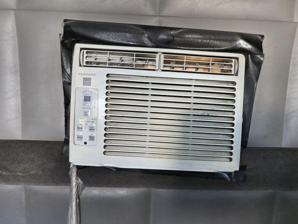 2001 Volvo VNL660 w/ Rebuilt Detroit 60 Series Engine