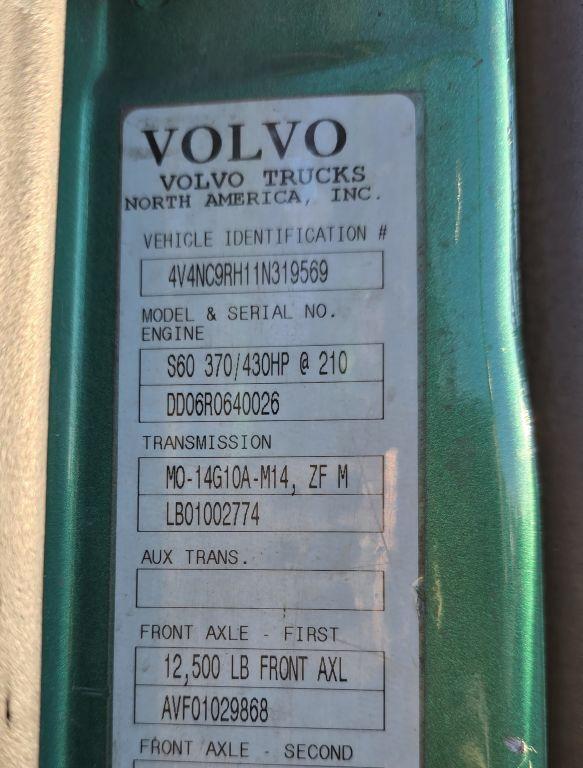 2001 Volvo VNL660 w/ Rebuilt Detroit 60 Series Engine