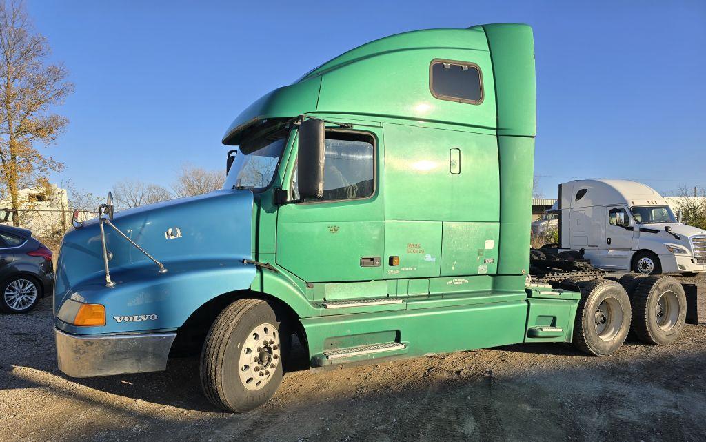 2001 Volvo VNL660 w/ Rebuilt Detroit 60 Series Engine